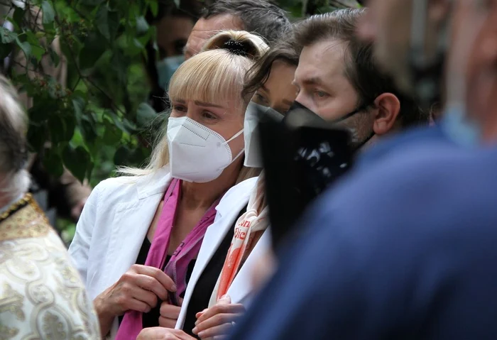 Simona Florescu, alături de fiica Ioana și de ginerele Adrianfoto: BLITZ / CLICK!