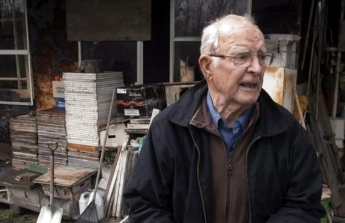 Vladimir Katriuk locuia în Canada şi devenise apicultor. El a fost acuzat de masacrarea unui sat întreg FOTO BBC