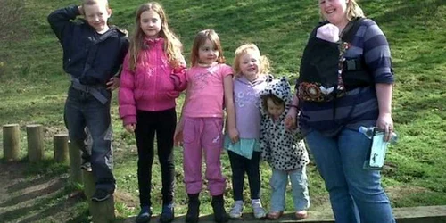 Sarah Dawes şi "tolba ei plină" de copii FOTO BBC