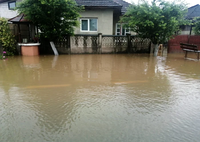 Mai multe gospodării din Tismana au fost afectate de inundații