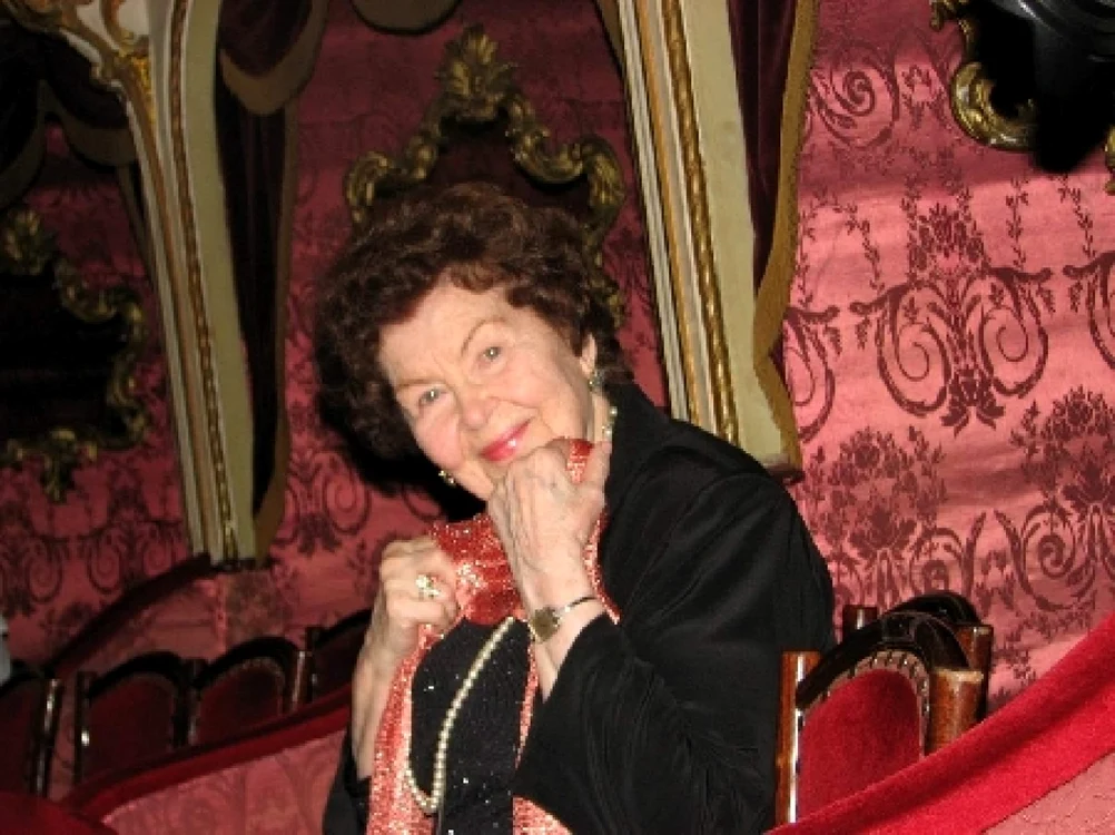 ILucia Stănescu