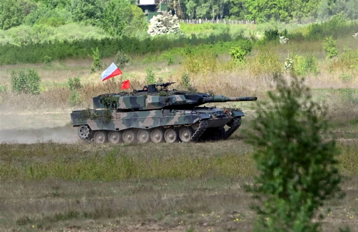 Tanc Leopard 2 din dotarea armatei poloneze FOTO EPA-EFE