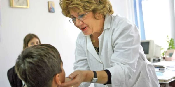 Doctorii şcolari sunt o raritate în instituţiile de învăţământ  