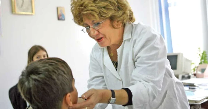 Doctorii şcolari sunt o raritate în instituţiile de învăţământ