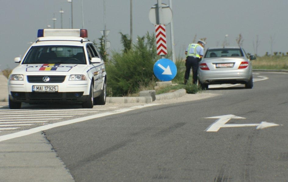 De ce s-au luat  la bătaie în secție doi polițiști. Anunțul superiorilor
