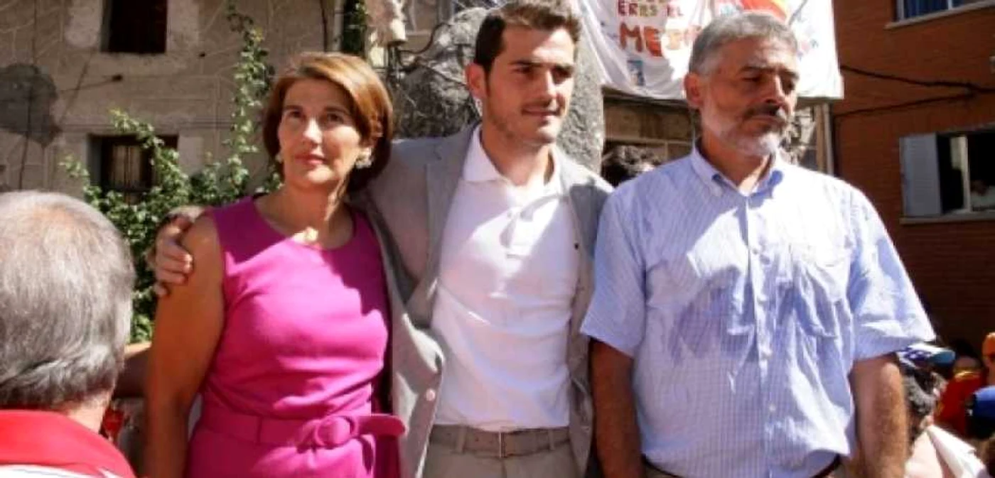 Părinţii lui Iker Casillas, alături de fiul lor