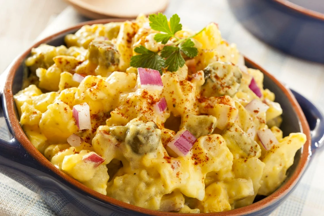 Salata de carofi cu ouă și ceapă FOTO: Arhivă, Adevărul