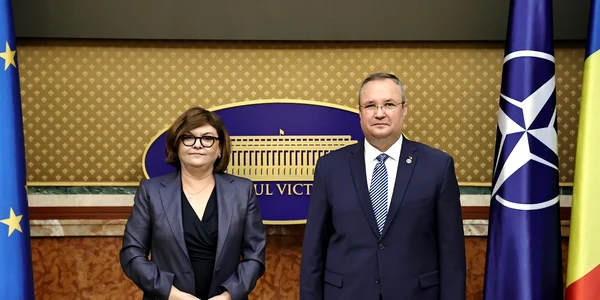 Nicolae Ciucă şi Adina Valean FOTO Gov.ro