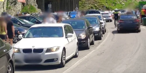 trafic blocat pe transfagarasan foto ipj sibiu png