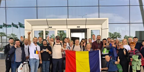 183 de români, repatriați duminică din Qatar  FORO MAE3 jpg