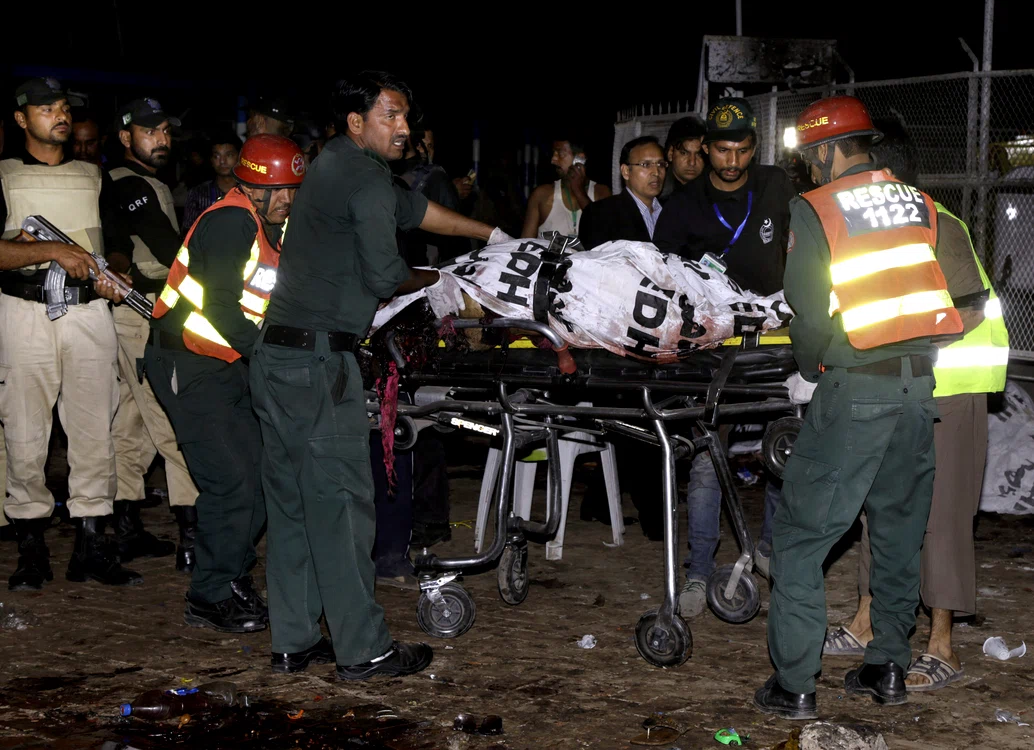 
    Atentatul din Pakistan s-a soldat cu 69 de morți și 300 de rănițifoto: AP  