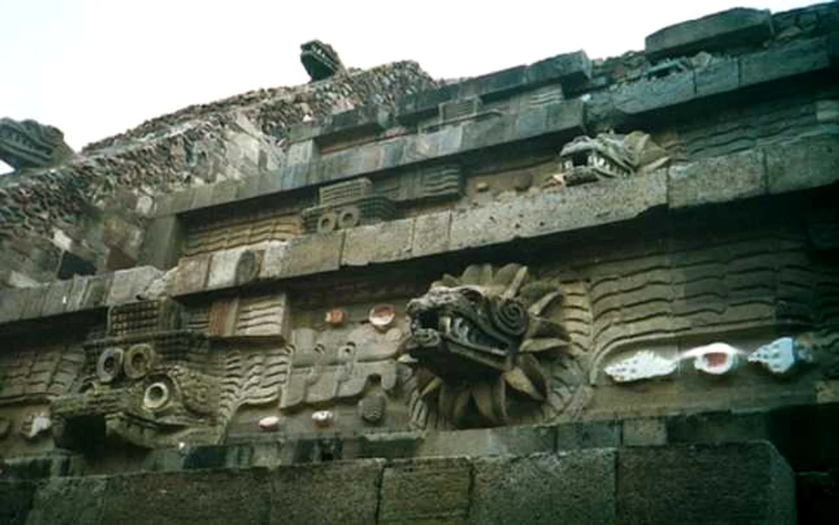 Templul Şarpelui cu pene de la Teotihuacan