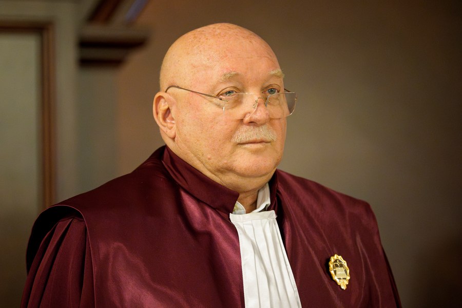 Judecătorul CCR Cristian Deliorga, primele explicații despre zborul privat spre Mykonos, alături de politicieni şi oameni de afaceri. „A avut caracter strict privat”