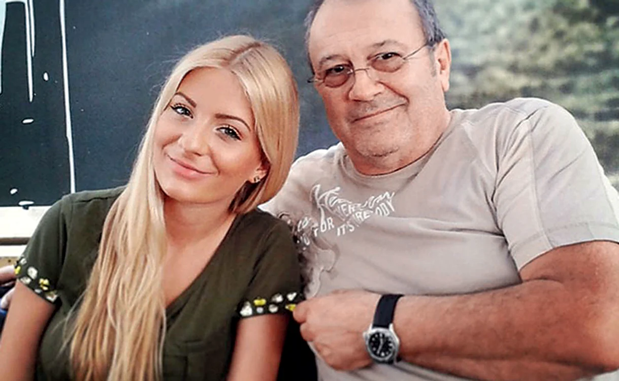 
    Solista Ana Baniciu are un bust natural,  de nota 10  