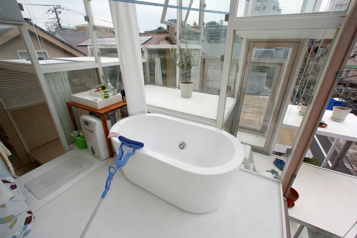 Baia e singura care are geamuri speciale (Foto: Profimedia)