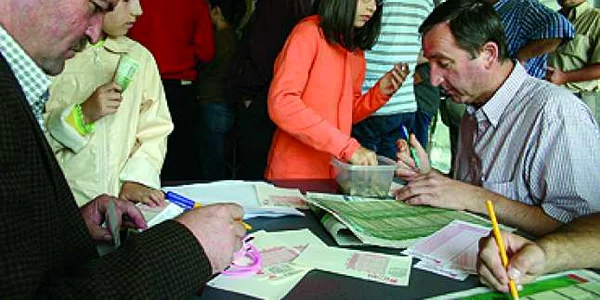 Hunedoara: Săracii sunt ispitiţi de premiul de la loto