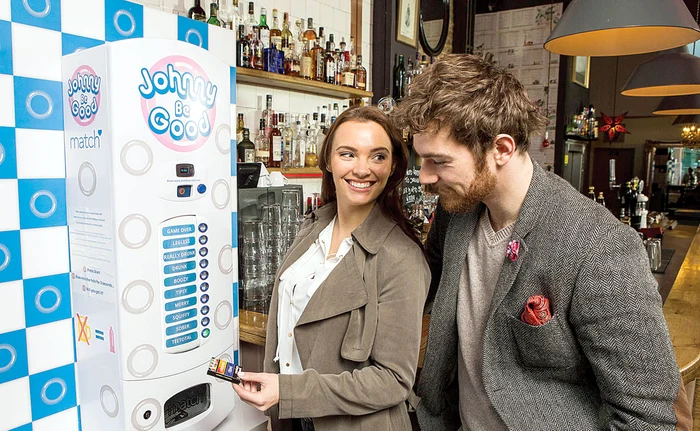 “Hai, iubito, suflă tu, că mie sigur nu-mi dă!”