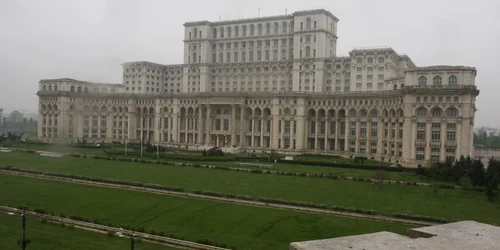 50 de posturi pentru studenţi, la Parlamentul României