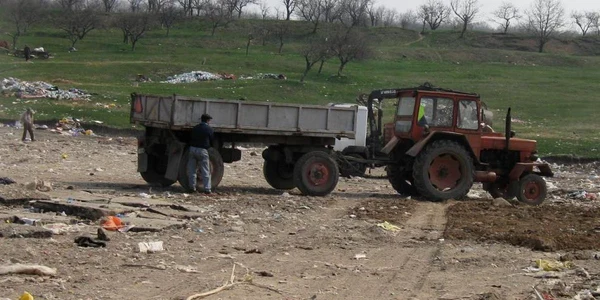 Mizeria făcută de societatea de morărit a trezit nemulţumirea vecinilor
