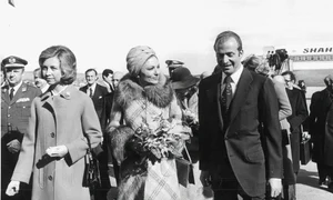 Regina Sofia a Spaniei cu Împărăteasa Farah Diba a Iranului și Regele Juan Carlos în Spania, 1976   profimedia 0830090419 jpg