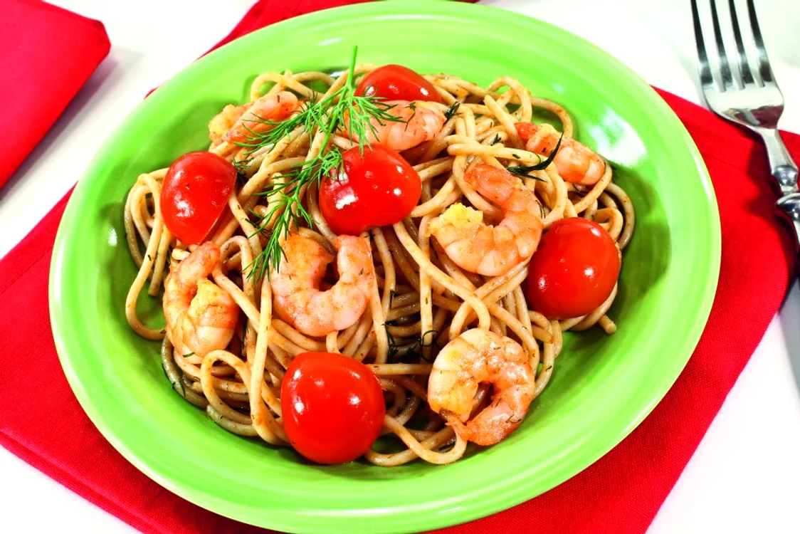 spaghete cu rosii si creveti jpeg