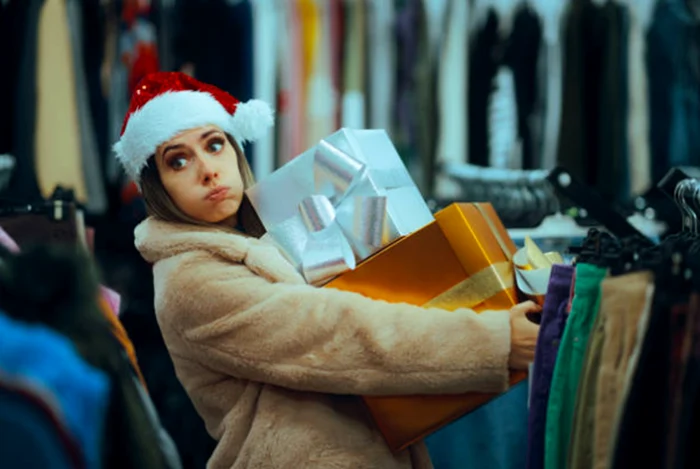 Cumpărături pe ultima sută de metri de Crăciun. Foto: IStock