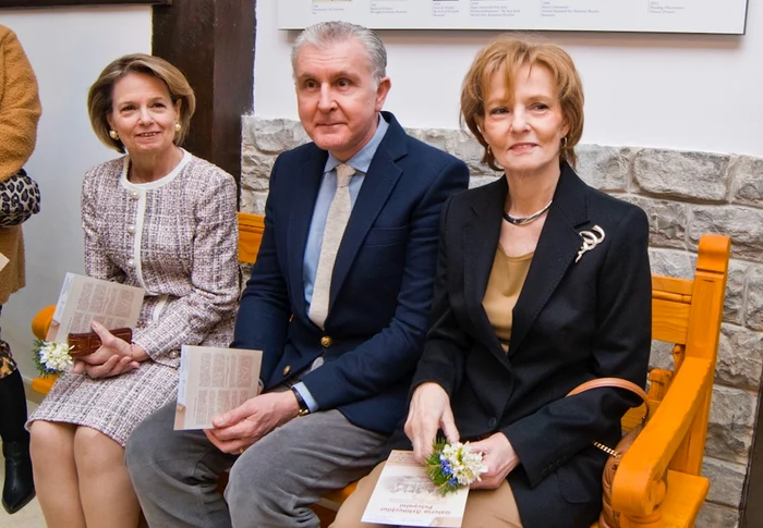 Majestatea Sa Margareta cu Principele Radu și Principesa Sofia la Casa Arhitectului de la Castelul Peleș, Sinaia Daniel Angelescu, Casa Majestății Sale (7) jpeg