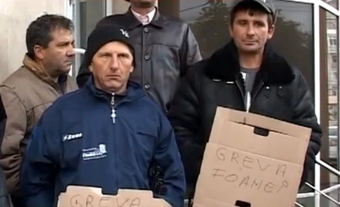 Salariaţii au plecat după ce au fost ameninţaţi cu sancţiuni de jandarmi