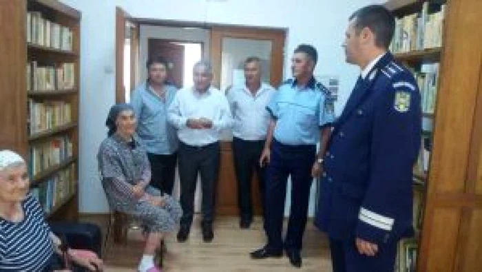 Poliţistul a donat 700 de cărţi