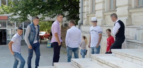 Procesul violatorilor din Vaslui: Tatăl unui inculpat a declarat că fata a luat bani de la alţi bărbaţiFoto: Simona Voicu