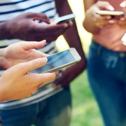 Gen Z telefoane FOTO iStock webp