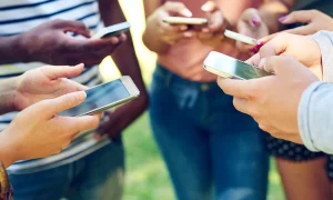 Gen Z telefoane FOTO iStock webp