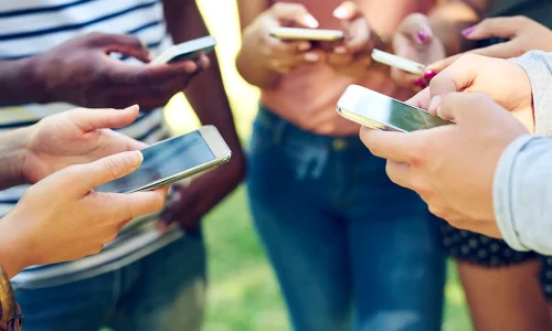 Gen Z telefoane FOTO iStock webp