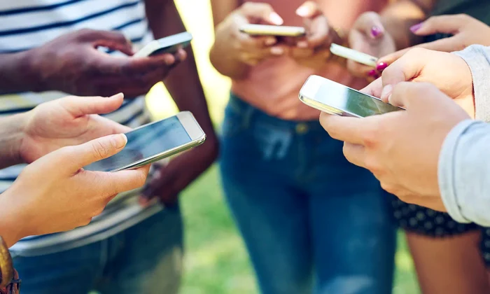 Gen Z telefoane FOTO iStock webp