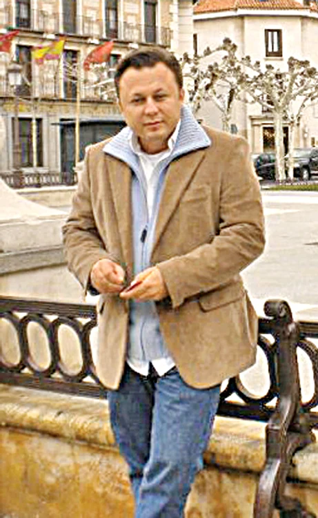 
    Dragoş,  38 de ani  