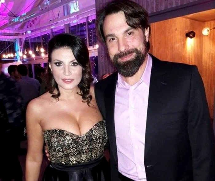 
    Ioana Ginghină este speriată de informațiile pe care fiica ei le poate afla de pe internet  