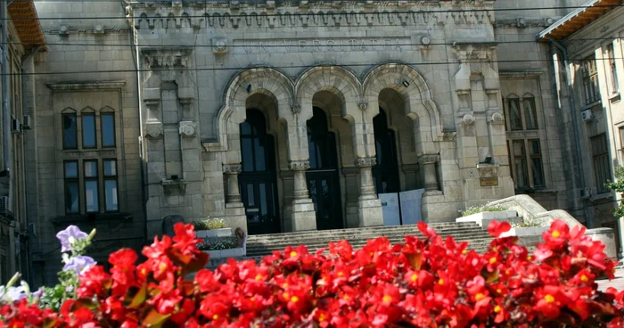 Înscrierile se pot face la sediul Universităţii. Foto: Adevărul