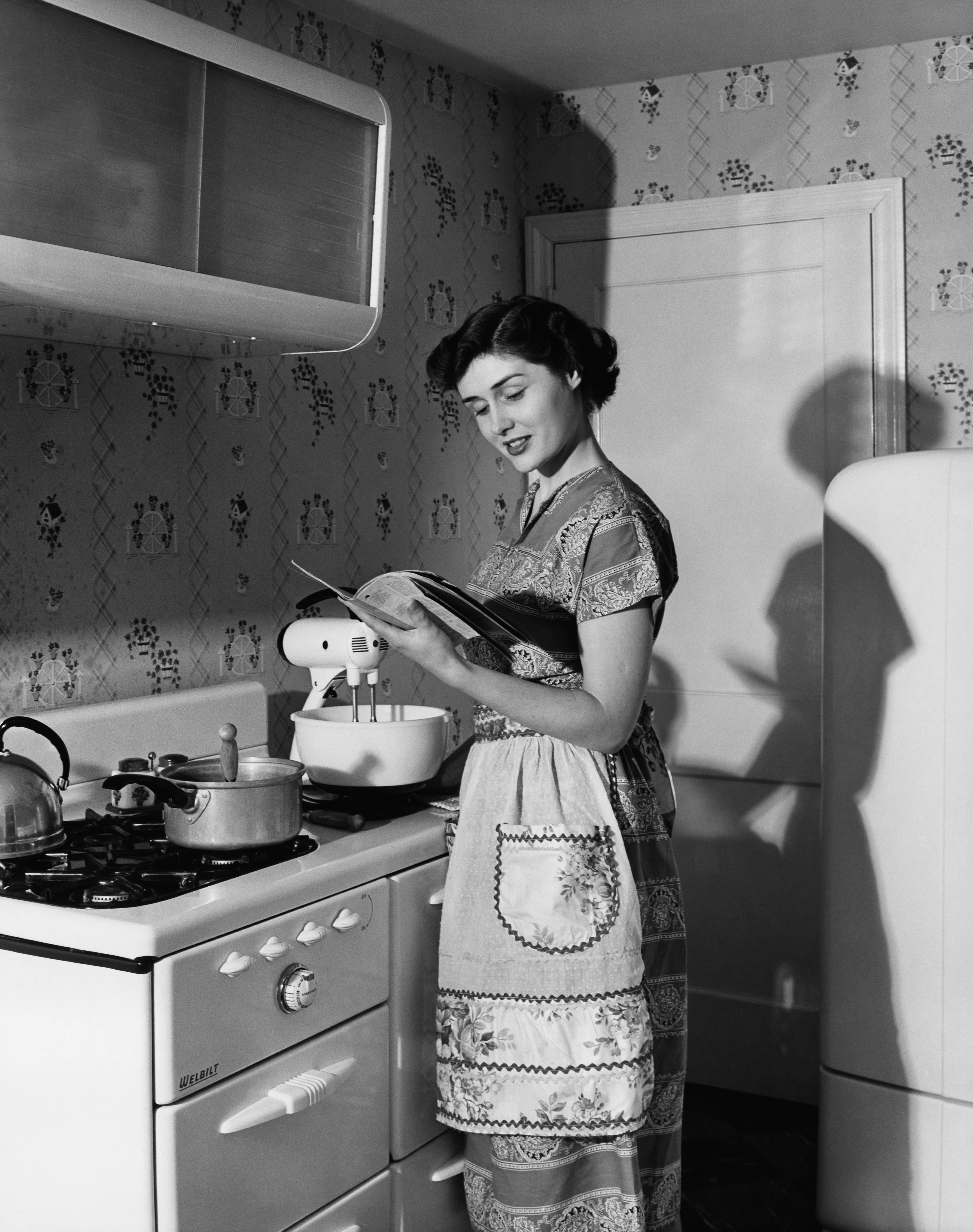 Cum s-a scris istoria gustului românesc: de la prima carte de bucate la „biblia“ Sandei Marin