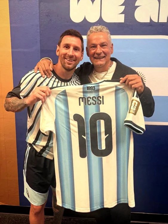 Roberto Bagio și-a pus pe contul de Instagram fotografia cu tricoul lui Messi