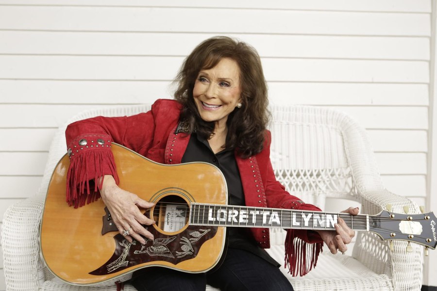 14 aprilie: Ziua în care s-a născut „Regina Muzicii Country”, Loretta Lynn
