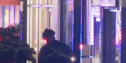 Un bărbat se află în arest după ce ar fi tras între 50 şi 100 de focuri de armă pe o stradă din Sydney, Australia foto X