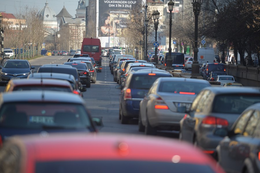 Se poate răzgândi UE asupra interdicției de vânzare a mașinilor cu ardere internă din 2035? Ce spune CCE