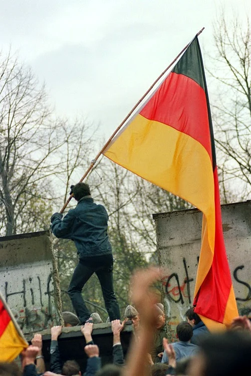 the Fall of the Berlin Wall in 1989 15 jpg jpeg