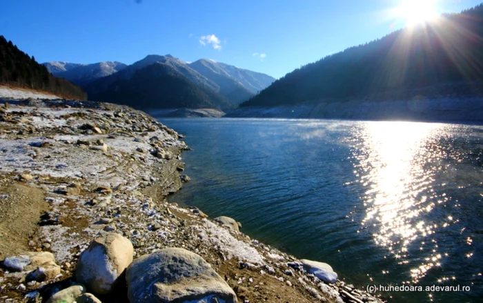 lacul gura apelor retezat foto daniel guta adevarul