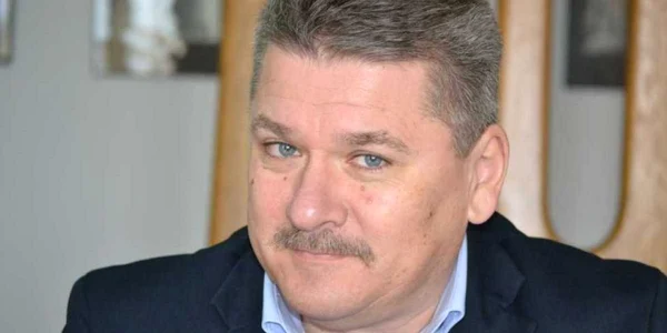 Funcţionarul Viorel Toma este şef la PLR activ şi contabil în concediu medical FOTO Mircea Merticariu