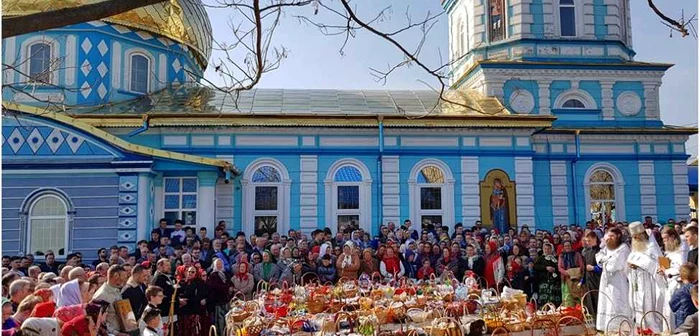 Sfinţirea bucatelor la Sarichioi FOTO Alexandru Filip