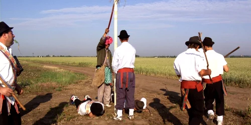 Căluş Căluşari dans românesc folclor Sursa cimec.ro