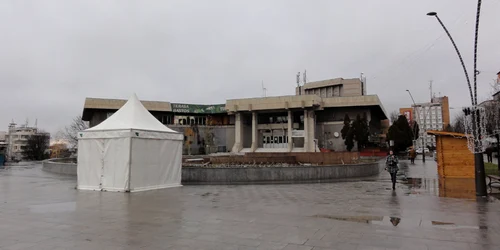  Jucăriile pot fi donate zilnic la cortul primăriei, între orele 14.00-19.00