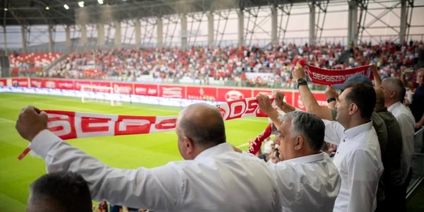 Orban ovaţionat pe stadionul Sfântu Gheorghe FOTO via News.ro
