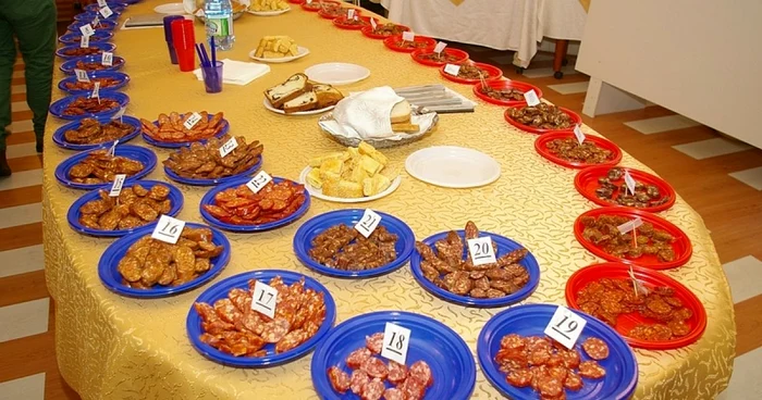 Sărbătoarea cârnaţilor se va organiza pentru prima dată la Arad FOTO primarialugoj.ro